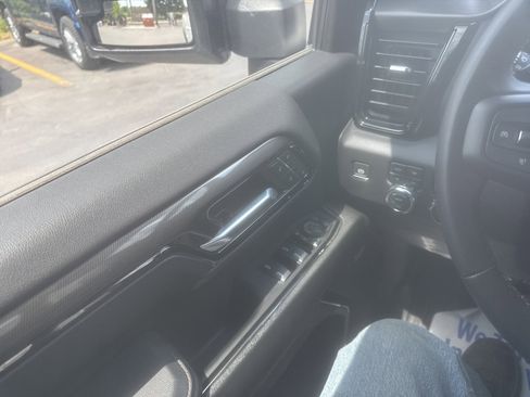 Used 2024 GMC Sierra 2500 AT4 w/ AT4 Preferred Package AWD/4WD image 13