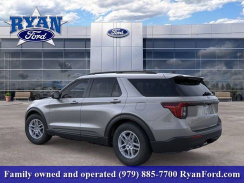 New 2026 Ford Explorer Active RWD image 4