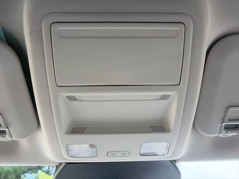Used 2025 Ford Escape Active AWD/4WD image 28