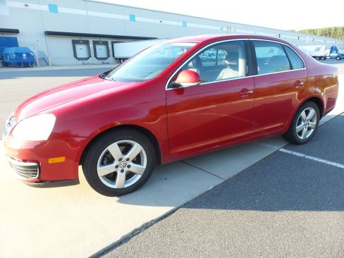 Used 2008 Volkswagen Jetta SE FWD image 2