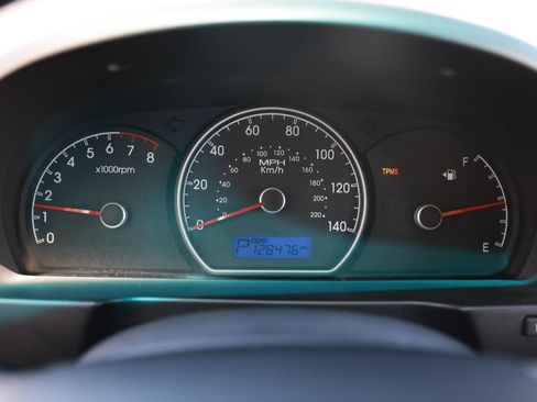 Used 2010 Hyundai Elantra GLS image 28