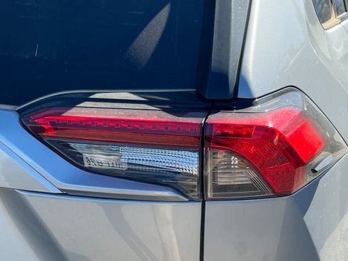 Used 2025 Toyota RAV4 XLE AWD/4WD image 18