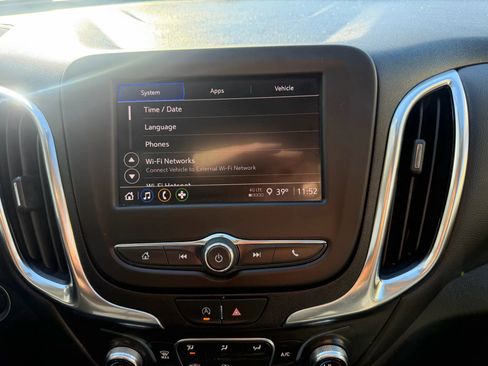 Used 2023 Chevrolet Equinox LT w/ Driver Convenience Package image 18