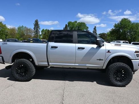 New 2026 RAM 2500 Big Horn AWD/4WD image 4