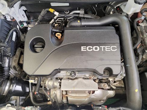 Used 2020 Chevrolet Equinox LT image 30