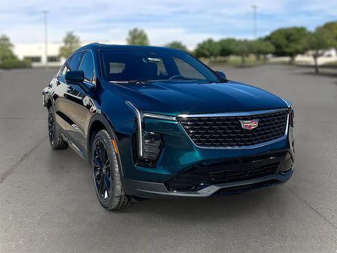 Used 2025 Cadillac XT4 Premium Luxury w/ LPO, ONYX Package AWD/4WD image 1