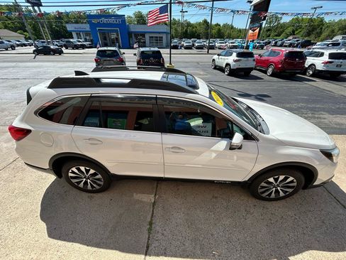Used 2016 Subaru Outback 2.5i Limited AWD/4WD image 6