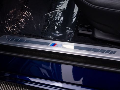Certified 2023 BMW 760i xDrive AWD/4WD image 16