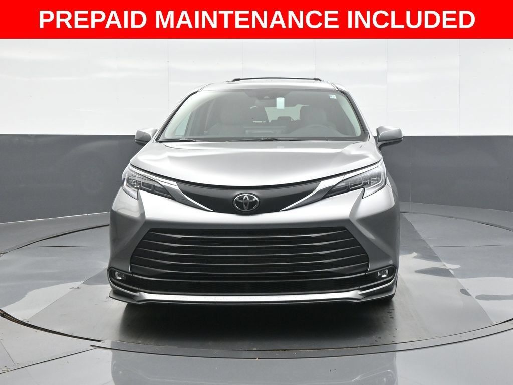 Certified 2026 Toyota Sienna XLE FWD image 2