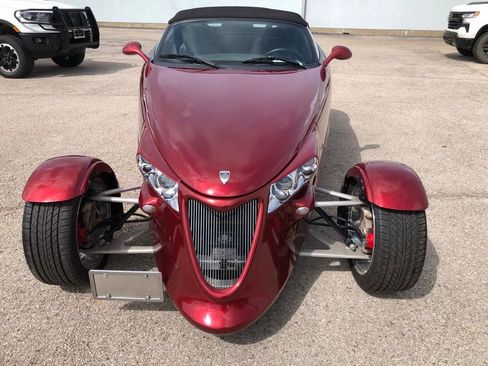 Used 2002 Chrysler Prowler RWD image 2