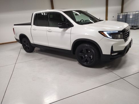 Used 2023 Honda Ridgeline Black Edition image 2