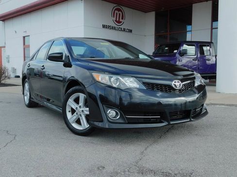 Used 2012 Toyota Camry SE image 2