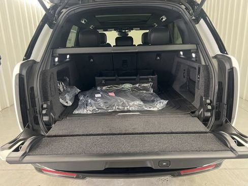 Used 2025 Land Rover Range Rover SE AWD/4WD image 27