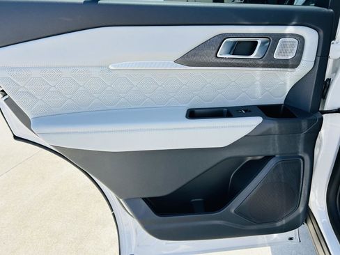New 2026 Ford Explorer Platinum AWD/4WD image 34