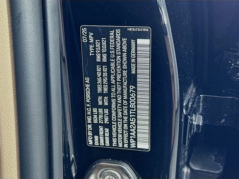 Certified 2026 Porsche Macan image 36