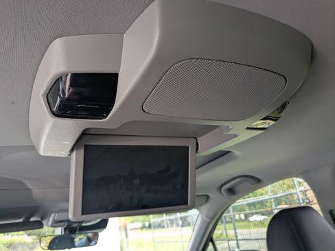 Used 2019 Honda Pilot Touring image 13