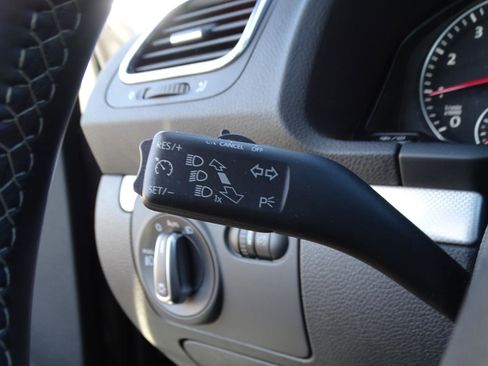 Used 2015 Volkswagen Eos Final Edition image 19