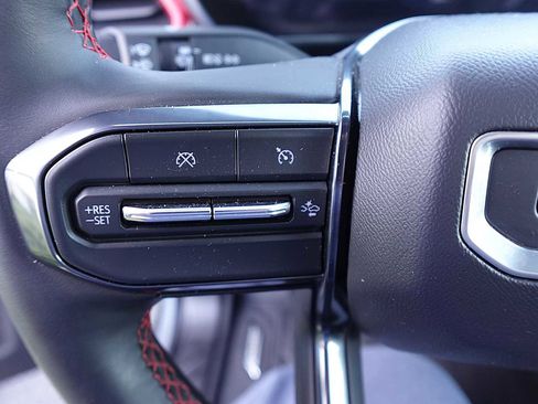 Used 2024 GMC Canyon AT4X AWD/4WD image 16