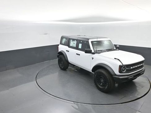 New 2026 Ford Bronco 4-Door AWD/4WD image 17