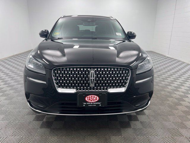 Used 2022 Lincoln Corsair AWD w/ Premium Package image 3
