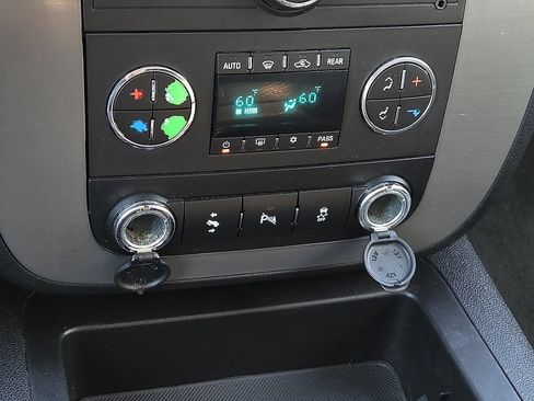 Used 2014 GMC Yukon SLT AWD/4WD image 18
