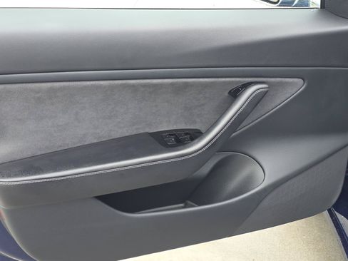 Used 2018 Tesla Model 3 Mid Range RWD image 13