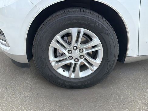 Used 2020 Buick Enclave Essence image 38