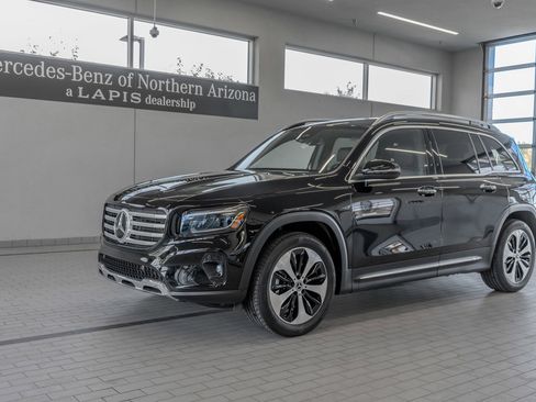 Used 2025 Mercedes-Benz GLB 250 image 3