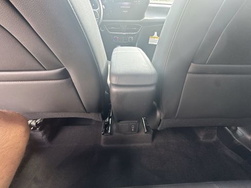 Certified 2024 Buick Encore GX Sport Touring FWD image 21