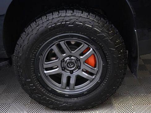 Used 2023 Chevrolet Suburban High Country image 20