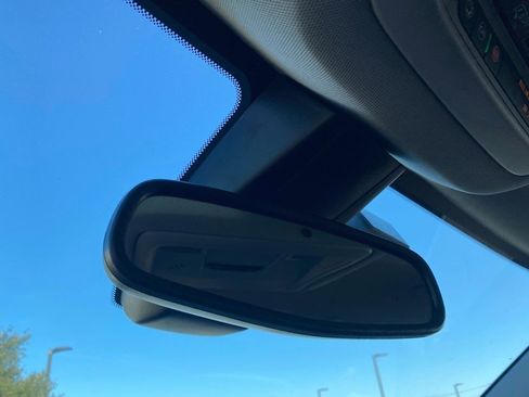 Used 2023 GMC Acadia SLT image 30