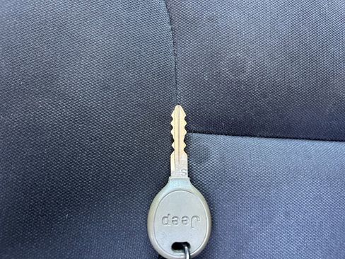 Used 2014 Jeep Wrangler Sport AWD/4WD image 32