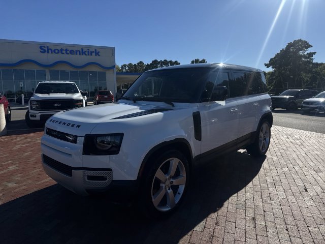 Used 2024 Land Rover Defender 110 SE AWD/4WD image 1