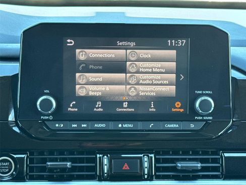 Used 2022 Nissan Pathfinder SV image 23