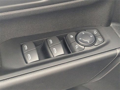 Used 2025 Chevrolet Silverado 2500 Custom w/ Custom Value Package image 12