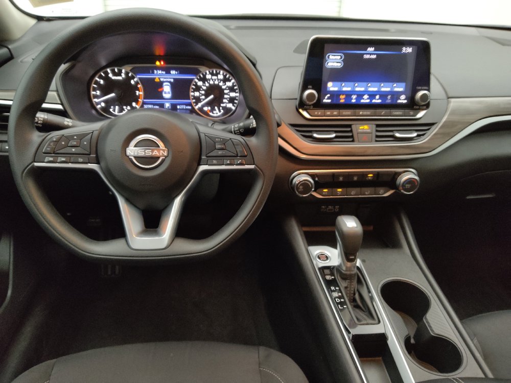 Used 2025 Nissan Altima 2.5 SV FWD image 22