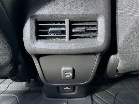 Used 2024 Chevrolet Equinox LT AWD/4WD image 25
