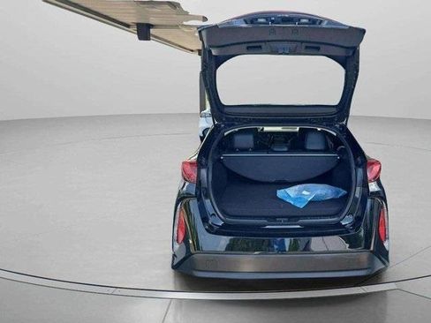 Used 2022 Toyota Prius Prime XLE image 9