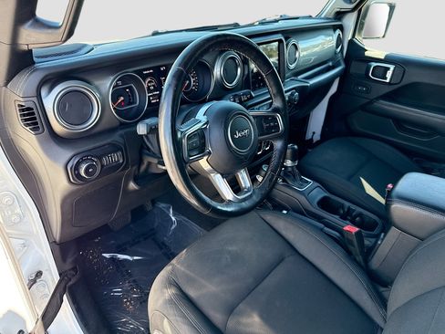 Used 2020 Jeep Wrangler Unlimited Sahara image 24