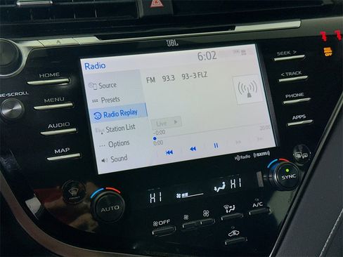 Used 2019 Toyota Camry XSE image 29