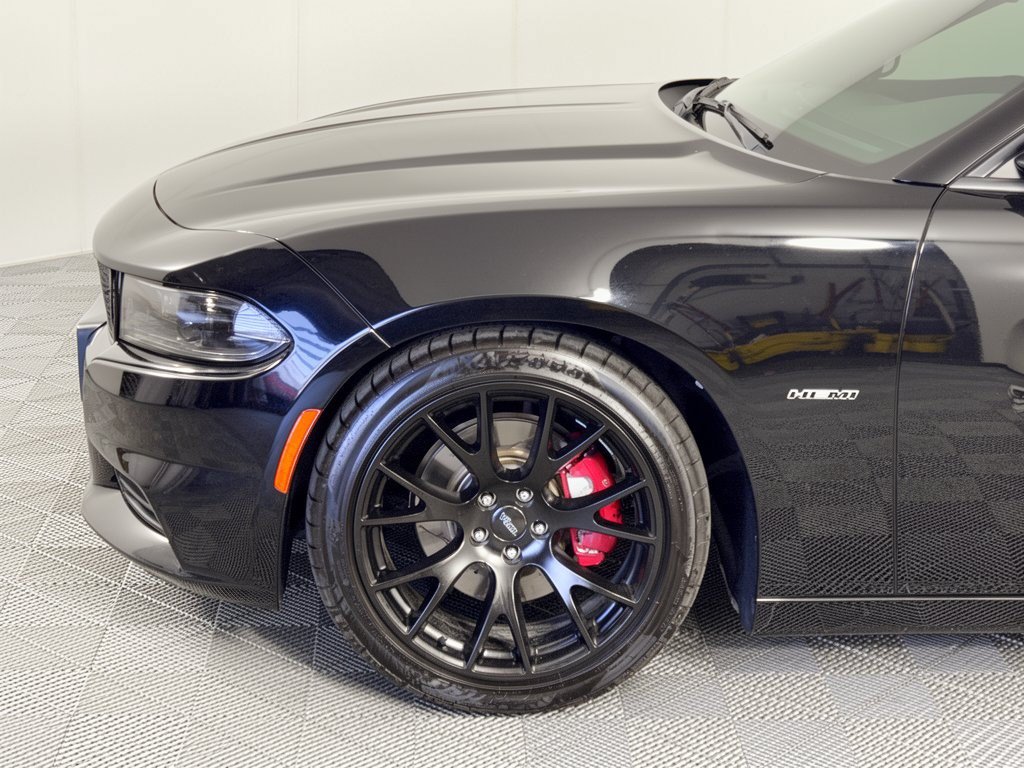 Used 2017 Dodge Charger R/T w/ Navigation & Travel Group RWD image 13