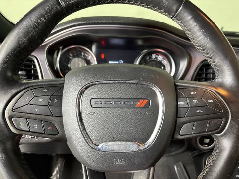 Used 2023 Dodge Challenger SXT RWD image 11