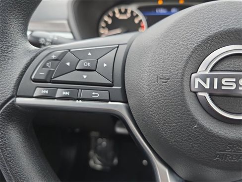 Used 2024 Nissan Altima 2.5 SV image 19