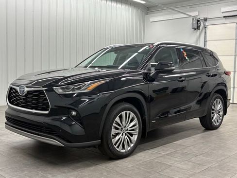 Used 2023 Toyota Highlander Platinum AWD/4WD image 5