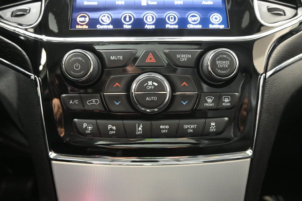 Used 2021 Jeep Grand Cherokee Summit AWD/4WD image 30