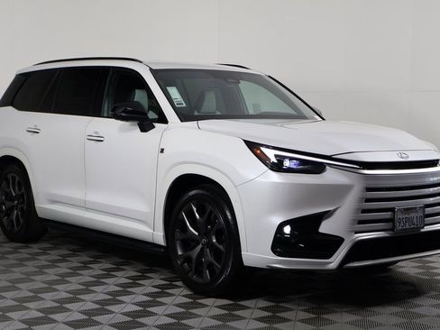 Used 2025 Lexus TX 500h AWD w/ Technology Package image 3