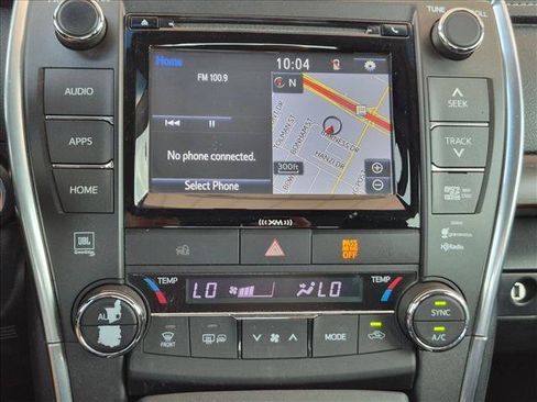Used 2016 Toyota Camry XLE FWD image 12