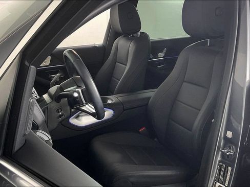 Certified 2025 Mercedes-Benz GLS 450 4MATIC image 17