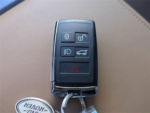 Used 2025 Land Rover Defender 110 X image 36