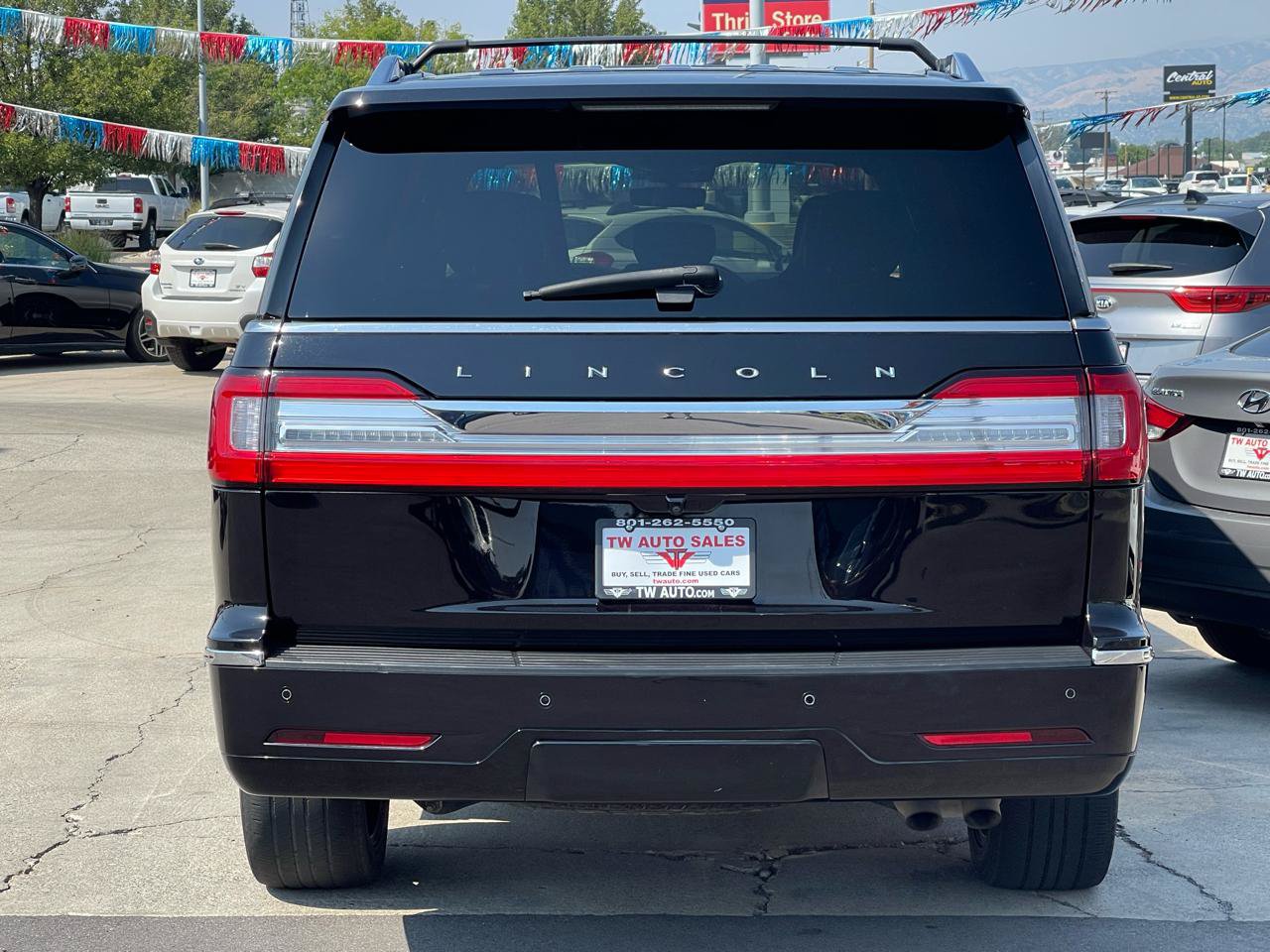 Used 2021 Lincoln Navigator L Reserve AWD/4WD image 6